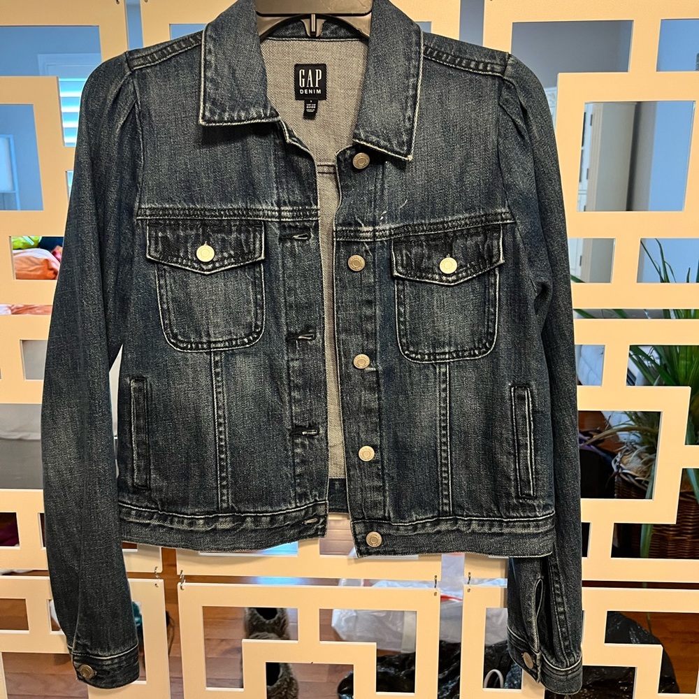 GAP DENIM JACKET SIZE S- only worn once